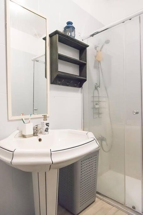 The Oasis One Spacious Apartment In Sevilla Экстерьер фото