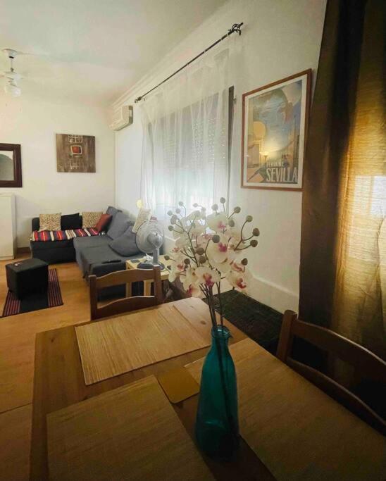 The Oasis One Spacious Apartment In Sevilla Экстерьер фото
